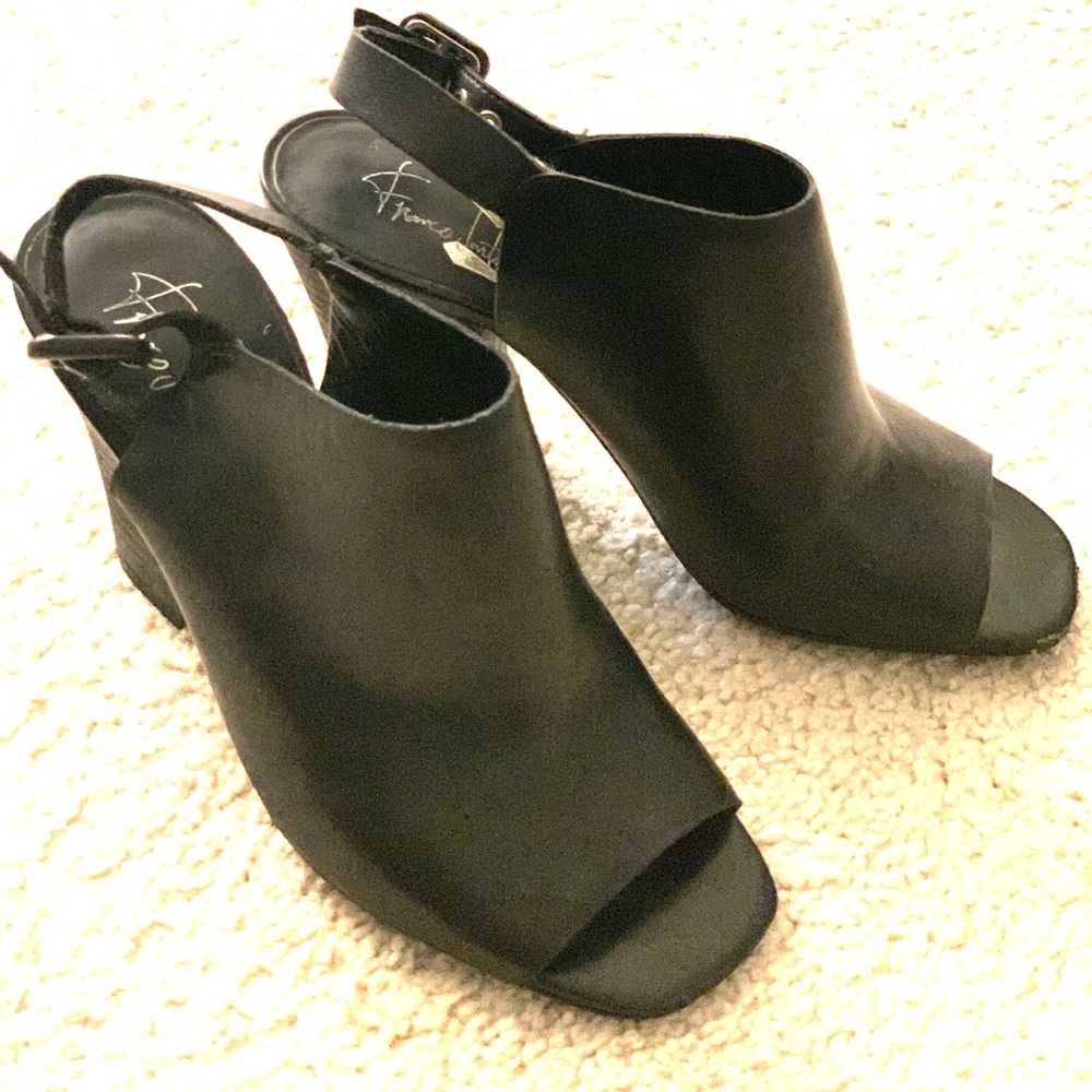 Franco Sarto size 5 black booties